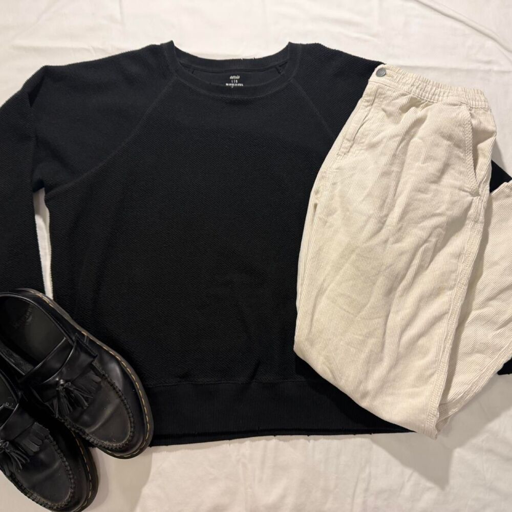 Aerie Men's Black and White Sweatshirt